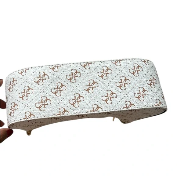Guess White and Brown Shoulder Bags with Signature Style - Picture 3 of 5
